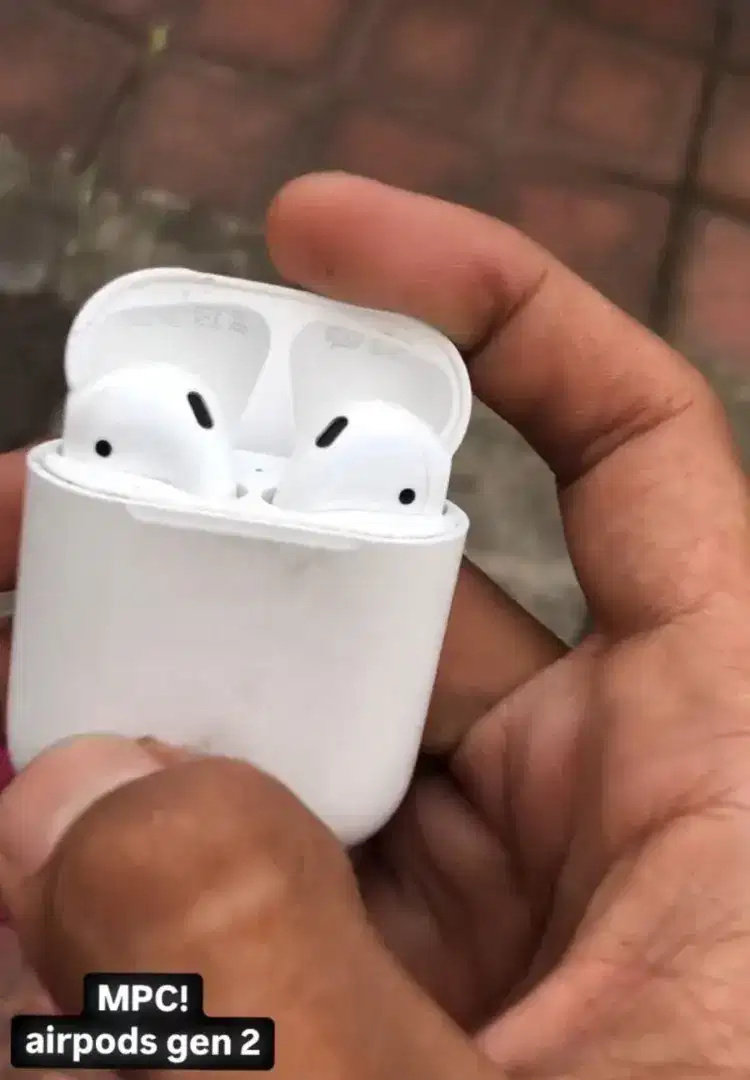 Air pods Gen 2 (unit only)