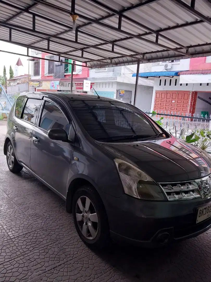 DiJual Cepat Nissan Livina XR Matic