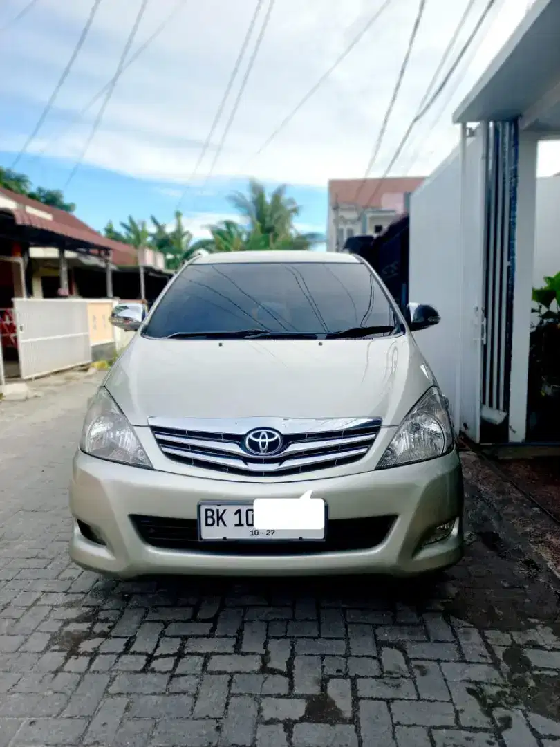 KIJANG INNOVA E 2006