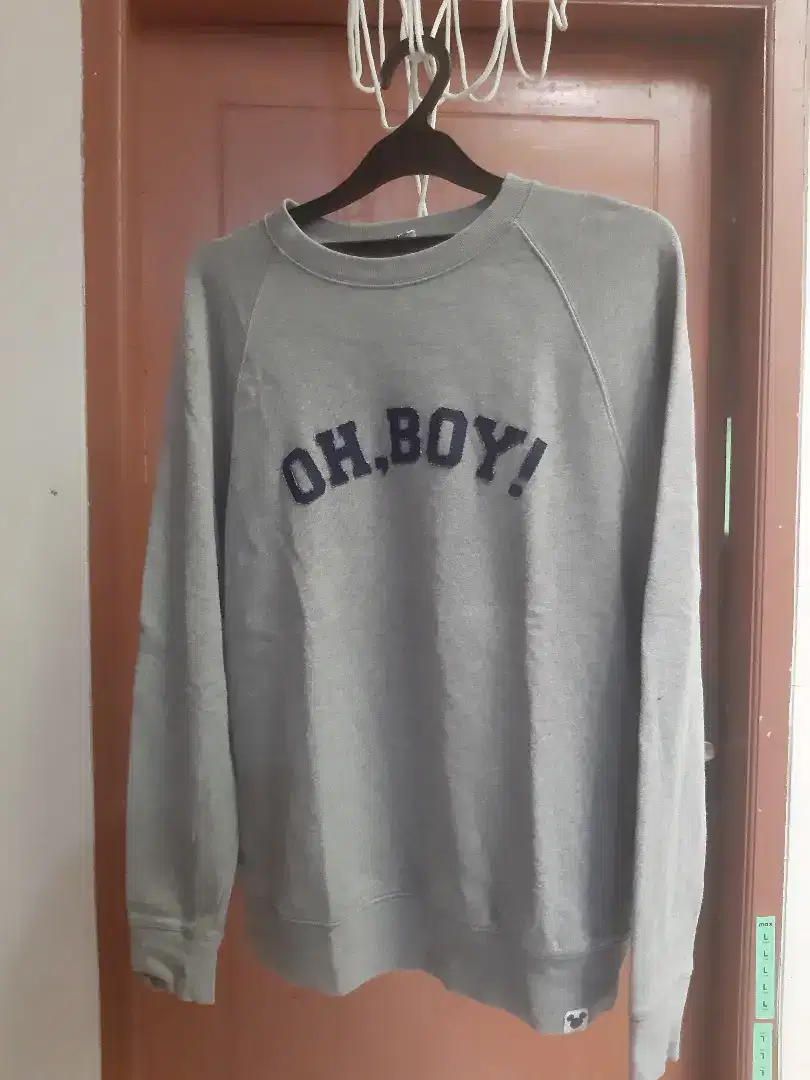 crewneck  disney x giordano size L