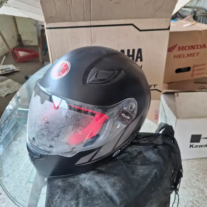 Helm motor baru