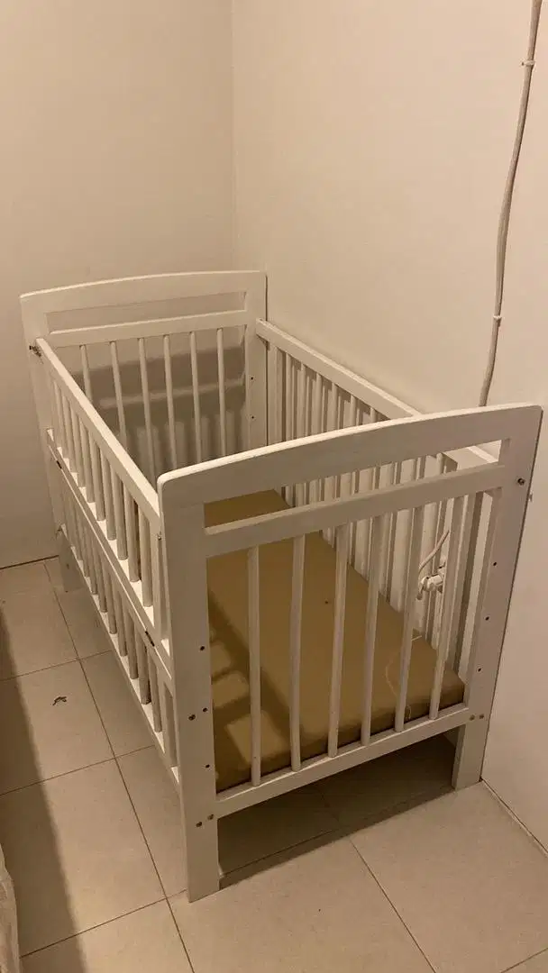 tempat tidur bayi