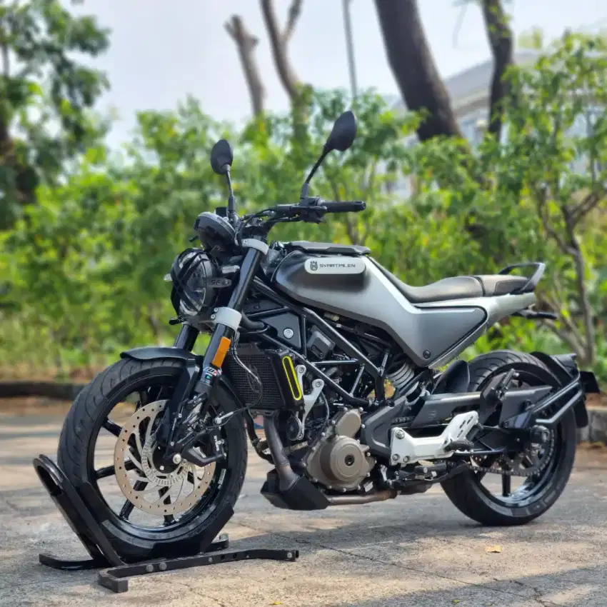 HUSQVARNA SVARTPILEN 250 ABS 2022 KM 5K UNIK PAJAK PANJANG