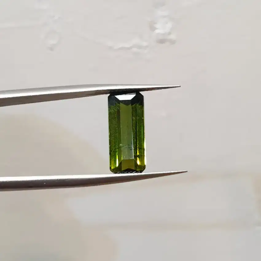 Natural green Tourmaline 4.70 crt