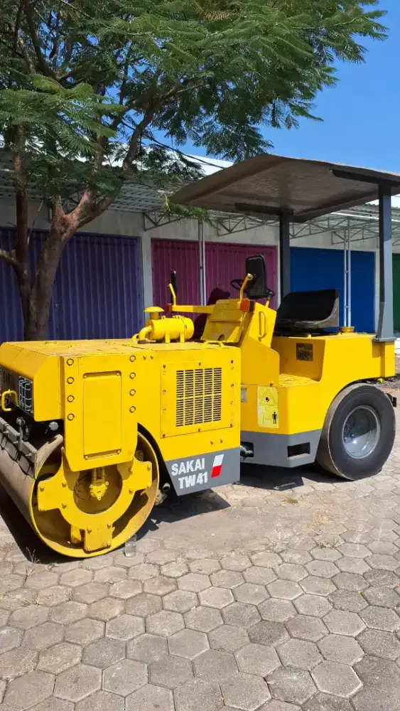 Tandem kombinasi Sakai TW41 berat 4 ton tahun 2017