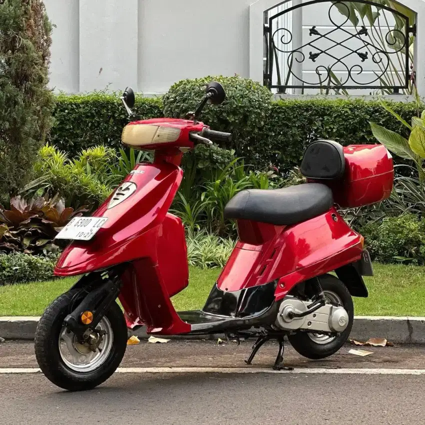 Baby Matic Qingqi 50cc Tipe mancung 2tak tahun 2000 warna Asli Merah