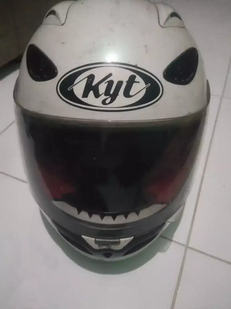 Jual helm merk kyt