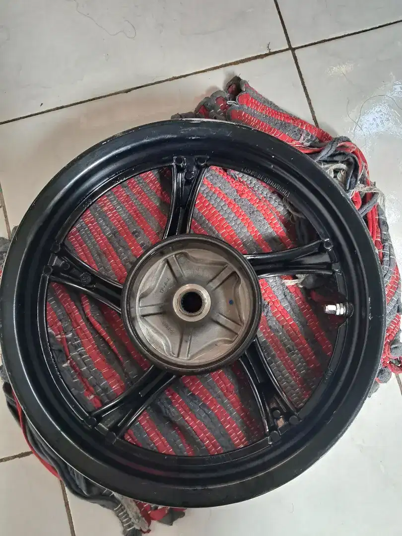 Velg Belakang Xeon GT 124 Bekas