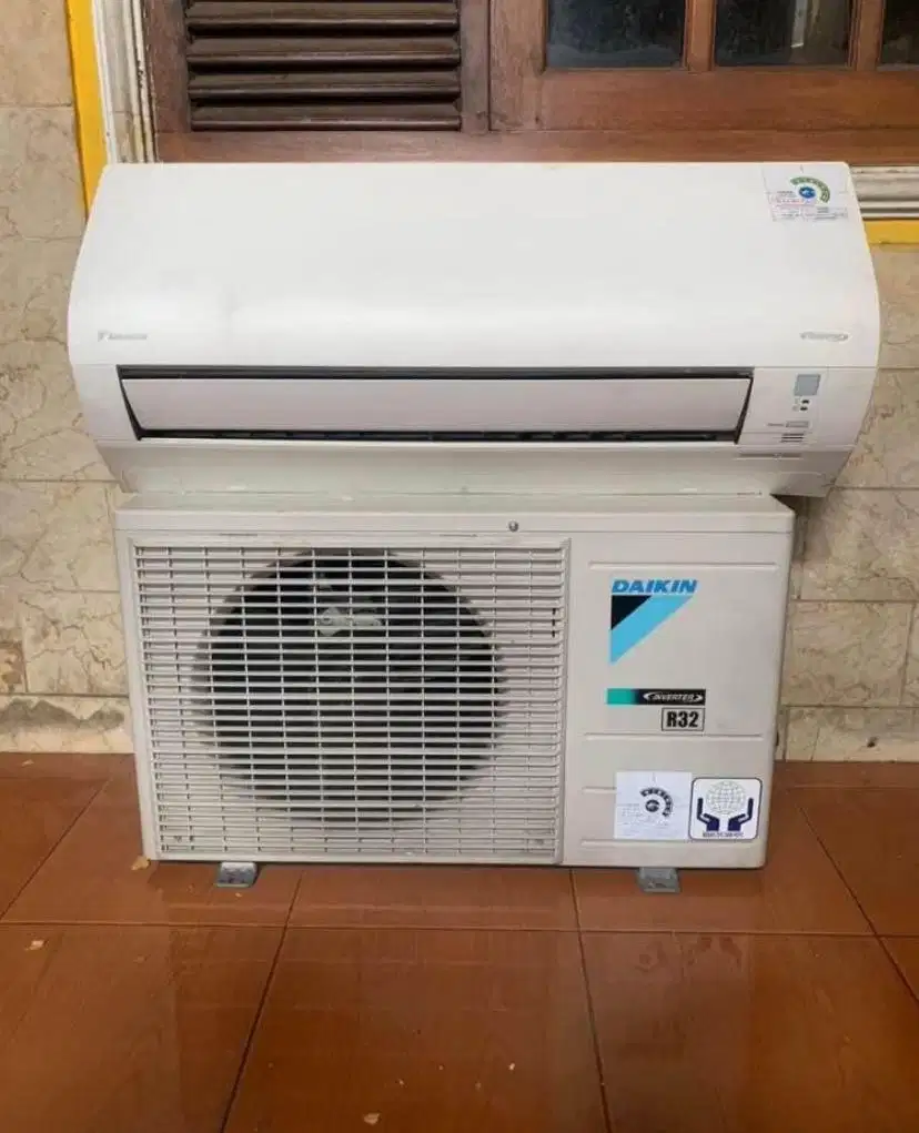 Daikin inverter 1/2 pk R32 thailand