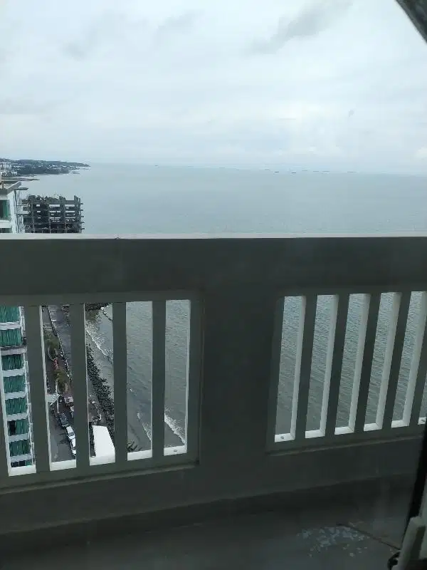 Di jual Apartemen mewah Furnished View Pantai Borneo bay