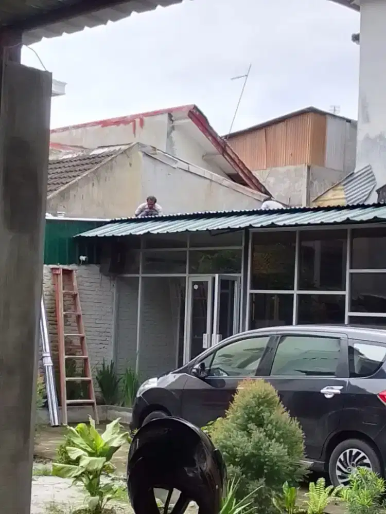Atap rumah bocor Seng tukang genteng bocor lantai dinding merembes