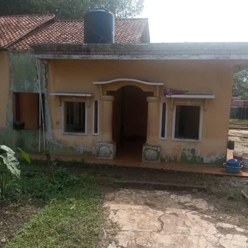 Dijual 2 rumah villa+ada kolam ikan dibelakangnya+akses mobil lt: 920m