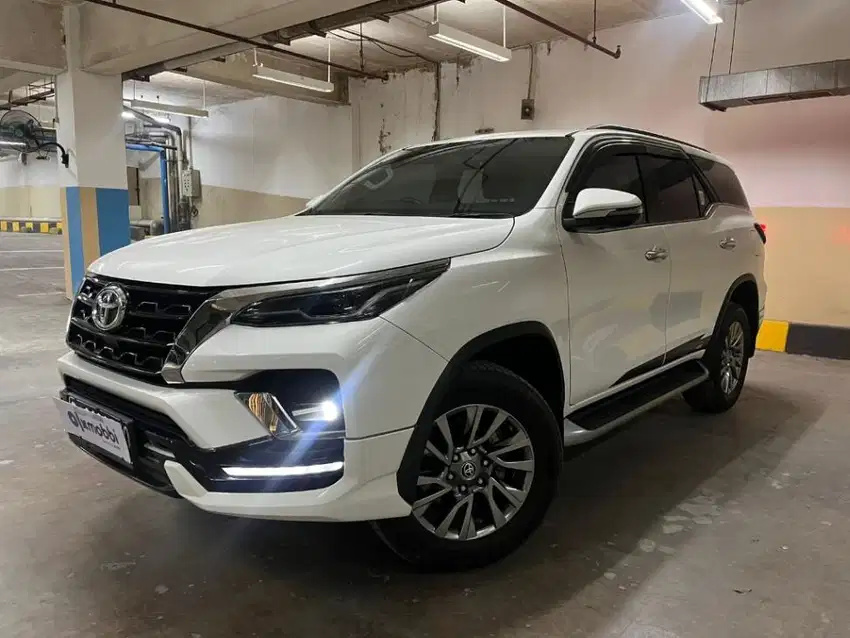 Toyota Fortuner 2.4 4x2 VRZ TRD Solar-AT 2020 Putih /