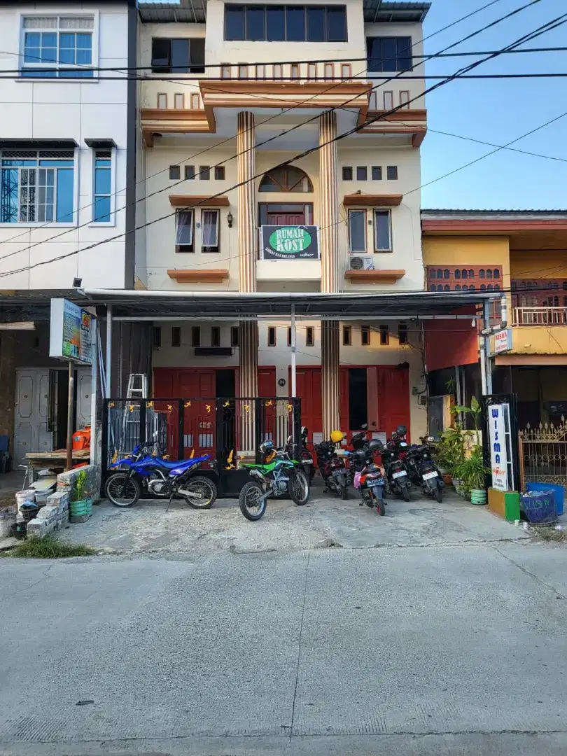 Di jual rumah wisma mewah