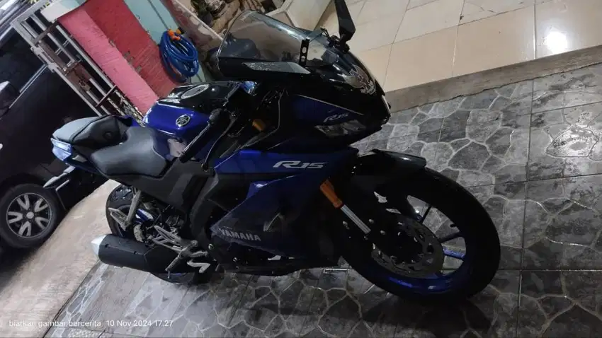 Motor balap moge Yamaha R15 warna biru pajak aman dan terawat