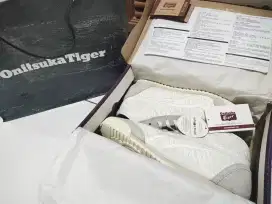 Onitsuka Japan uk 42 duluxe mid Runner high Shinjuku triple white