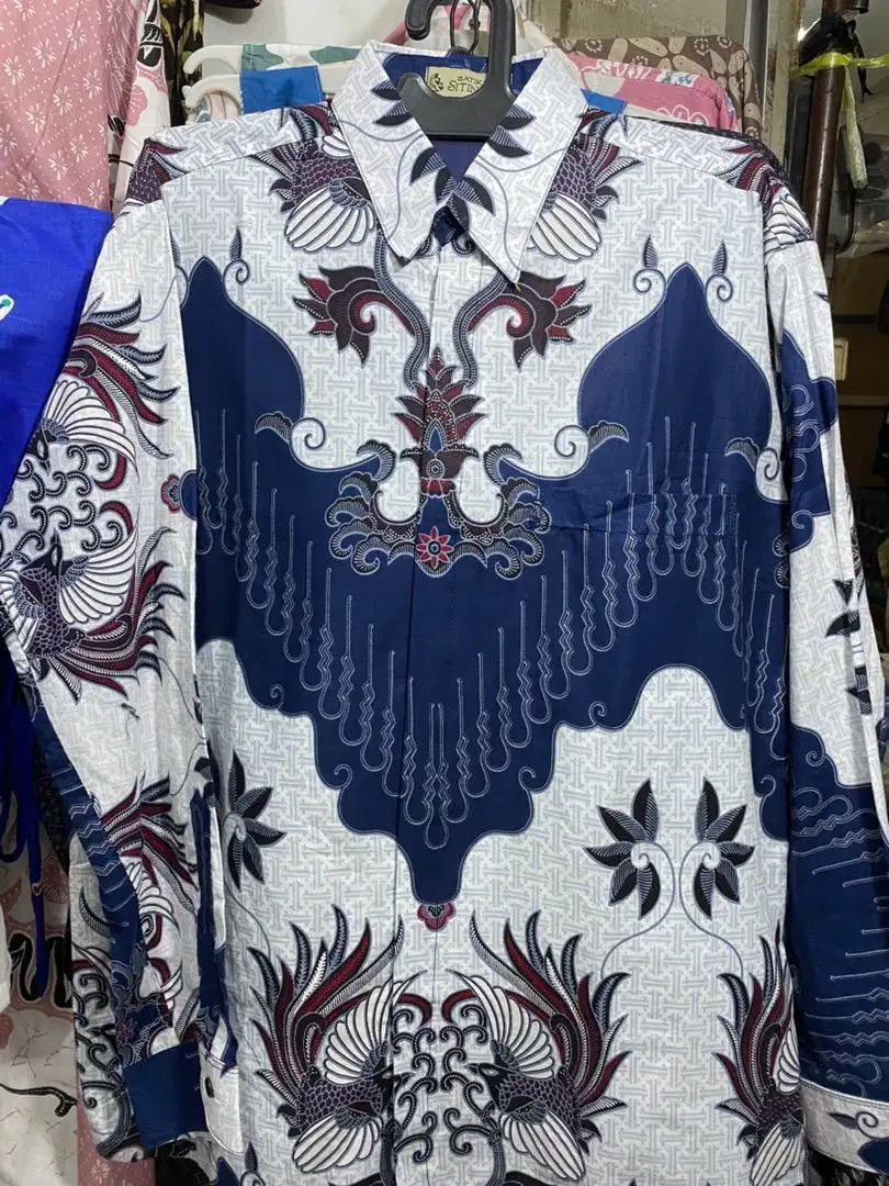 Kemeja batik pola premium full puring pola navy hutam putih