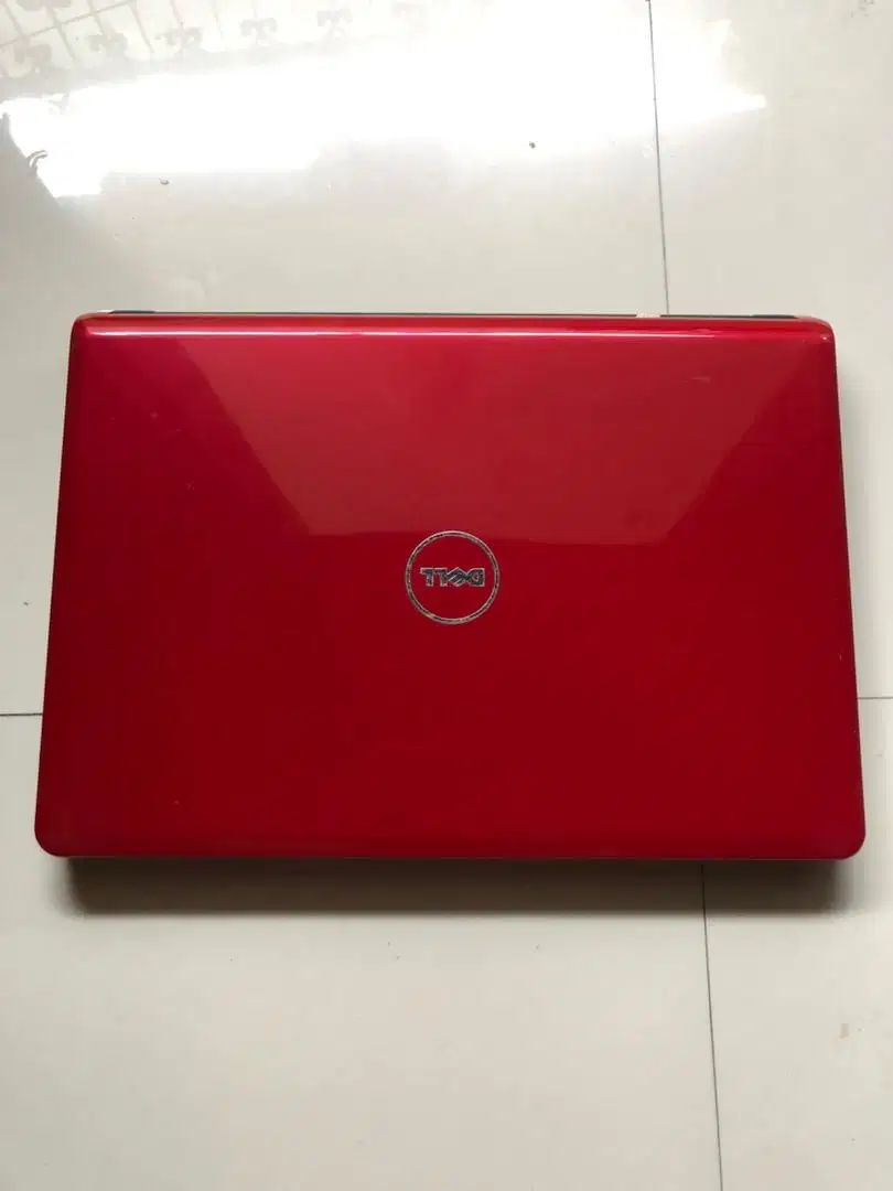 Laptop Dell (Laptop + charger)