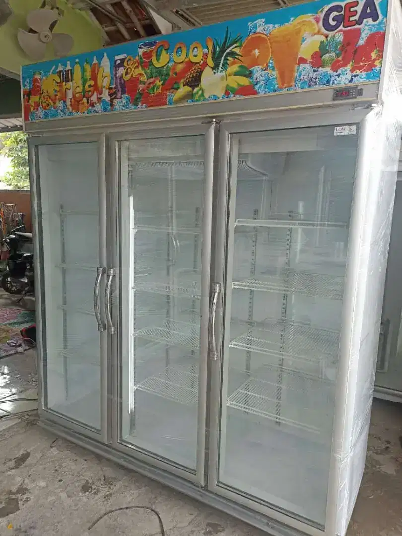 SHOWCASE CHILLER 3 PINTU