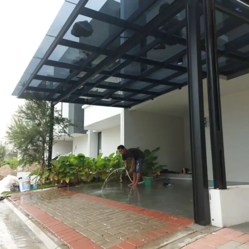 Kanopi atap solarplat mewah rangka hollow galvanis bergeransi