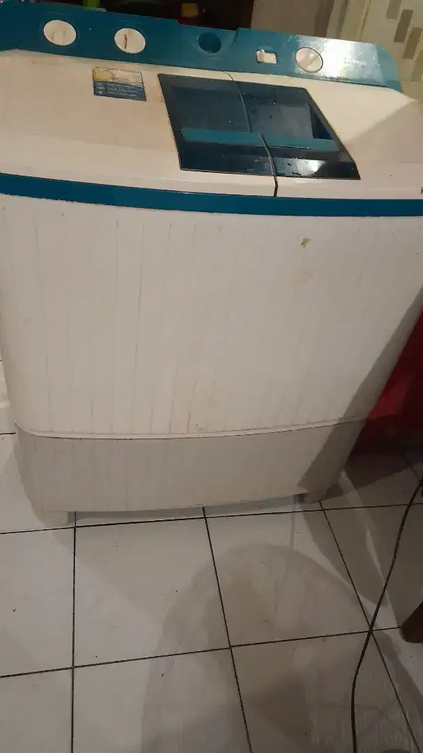 Mesin cuci Polytron 2 tabung