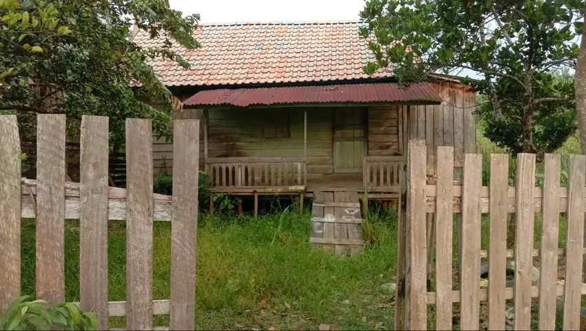 Rumah utuh siap huni tanah 10 x 20 dan rumah 4x6 beda ukuran dapur