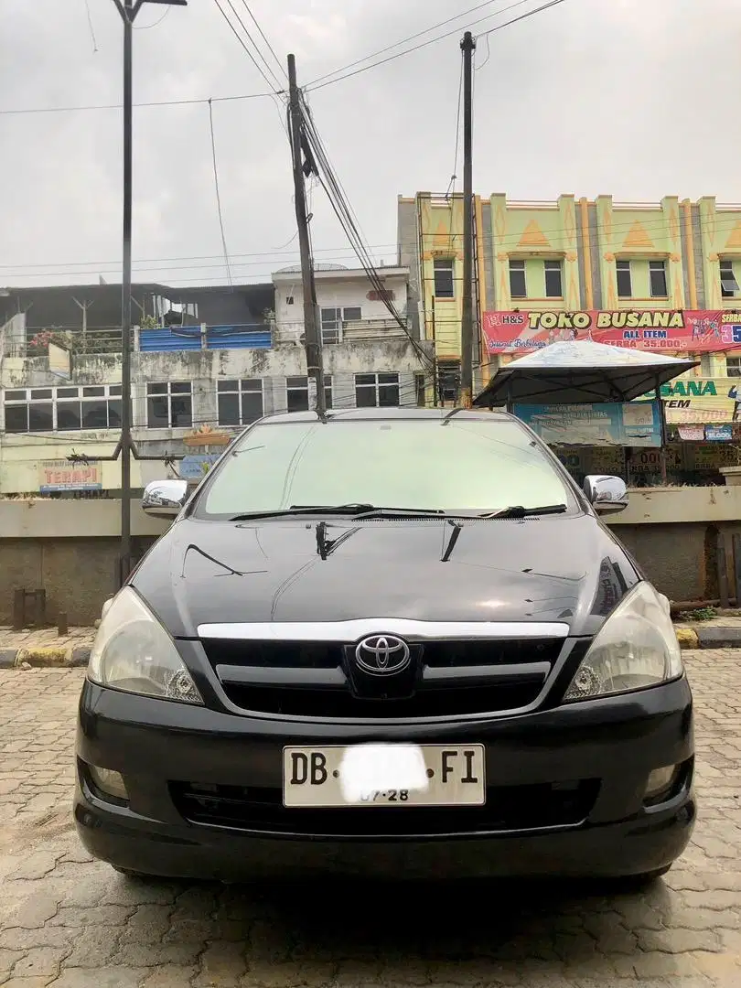 Innova V 2005 Diesel Matic