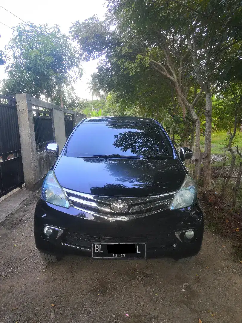 Avanza 1.3 E warna Hitam type E