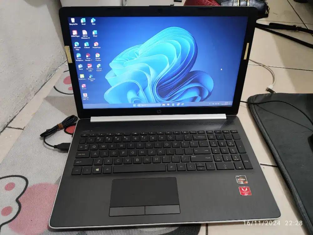 Laptop merek HP 15 inch