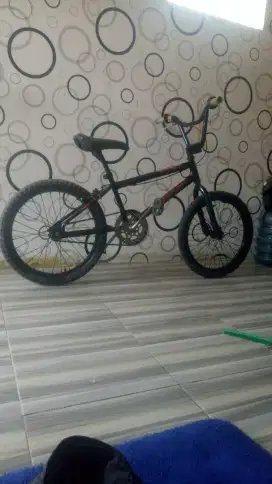 Sepeda BMX anak ukuran 20