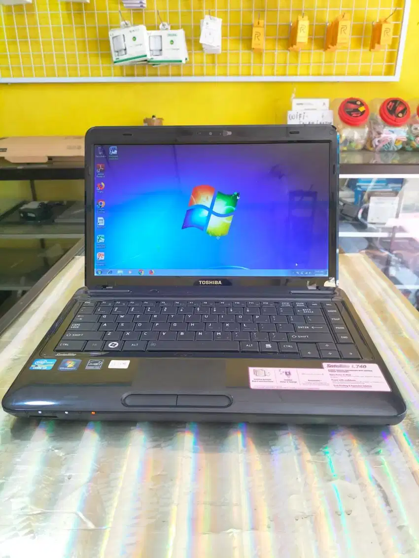 Laptop TOSHIBA SATELLITE L740CORE i3-M380 RAM 4GB