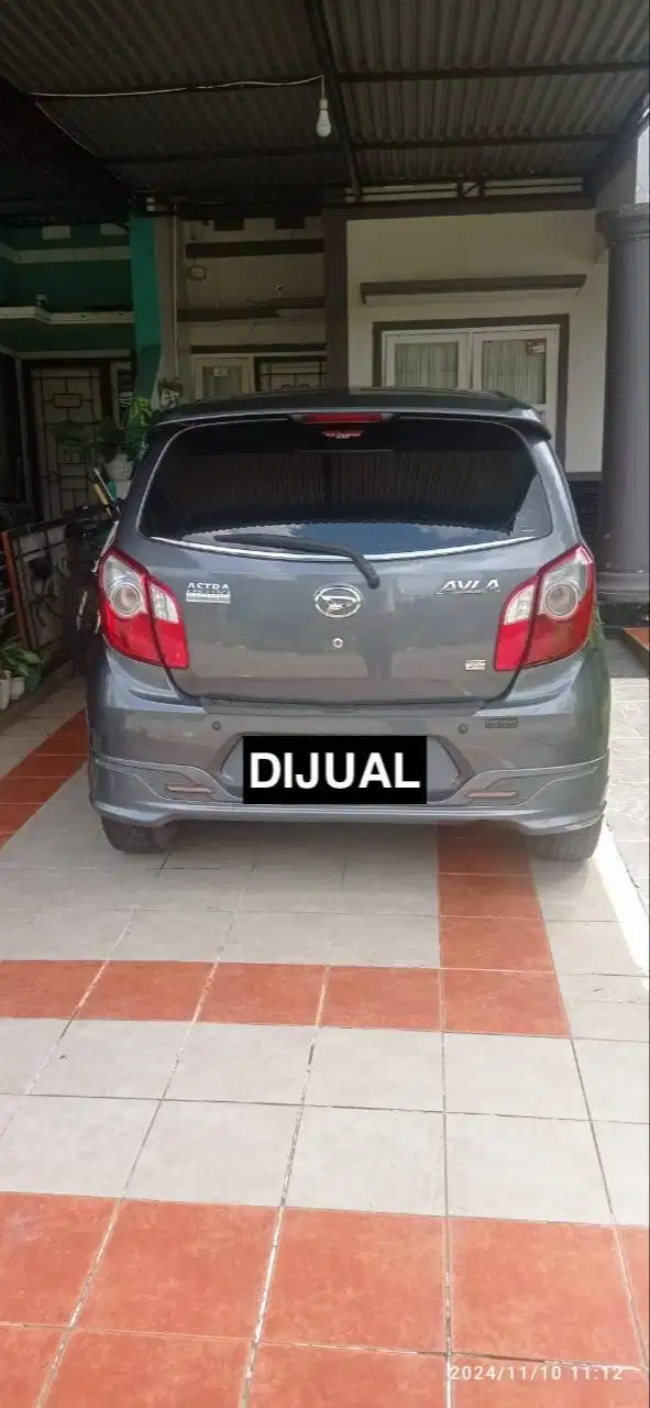 Daihatsu Ayla 1.0 X Bensin-MT 2015 Abu