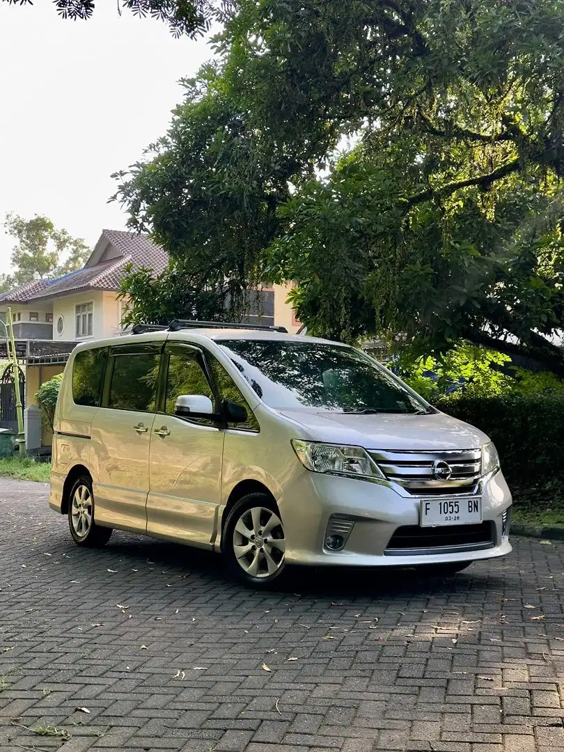 Jual Cepat Nissan Serena HWS 2013/2014 Istimewa