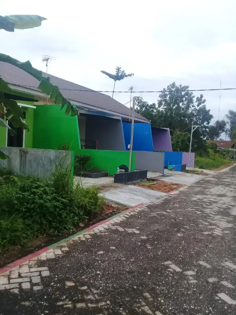 Dijual 4 unit rmh kontrakan + tanah L170m2 dkt bandara Syamsudin Noor