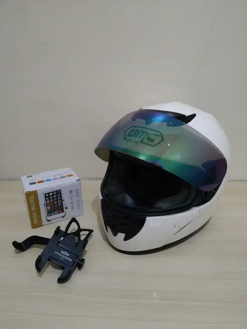 Helm BMC dan Holder Handphone