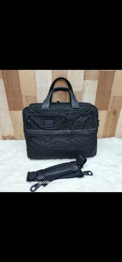 Tumi alpha 2 expandable briefcase original