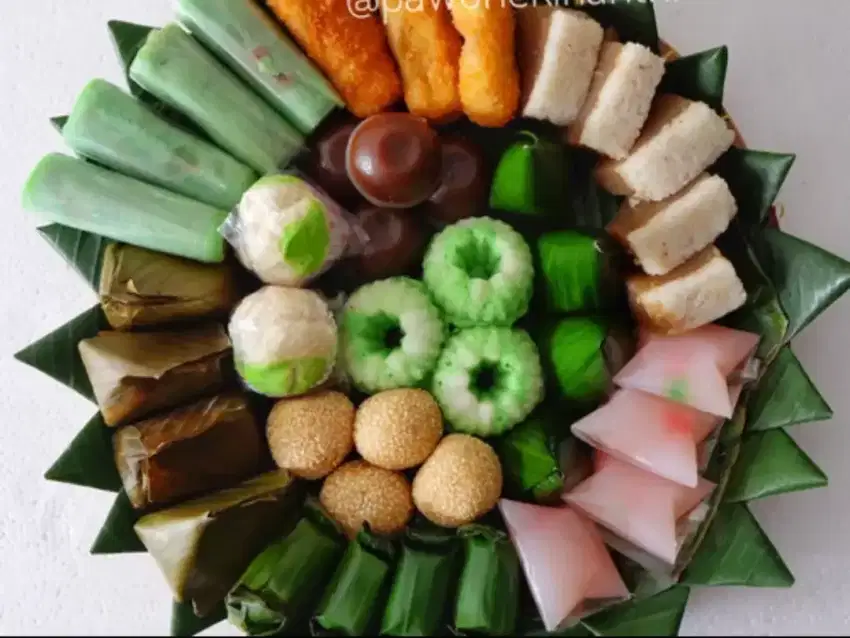 Kue degan segala macam kue