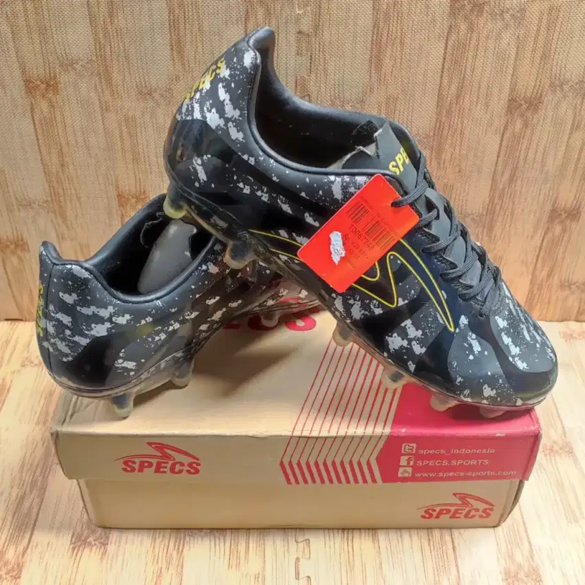 Sepatu Bola Original Specs Barricada Ultima Black/Gold Size 43 / 28cm