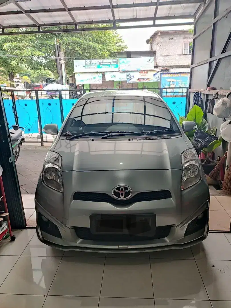 Jual yaris thn 2012