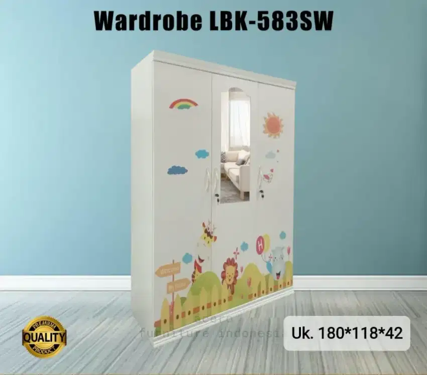 Lemari besi 3 pintu