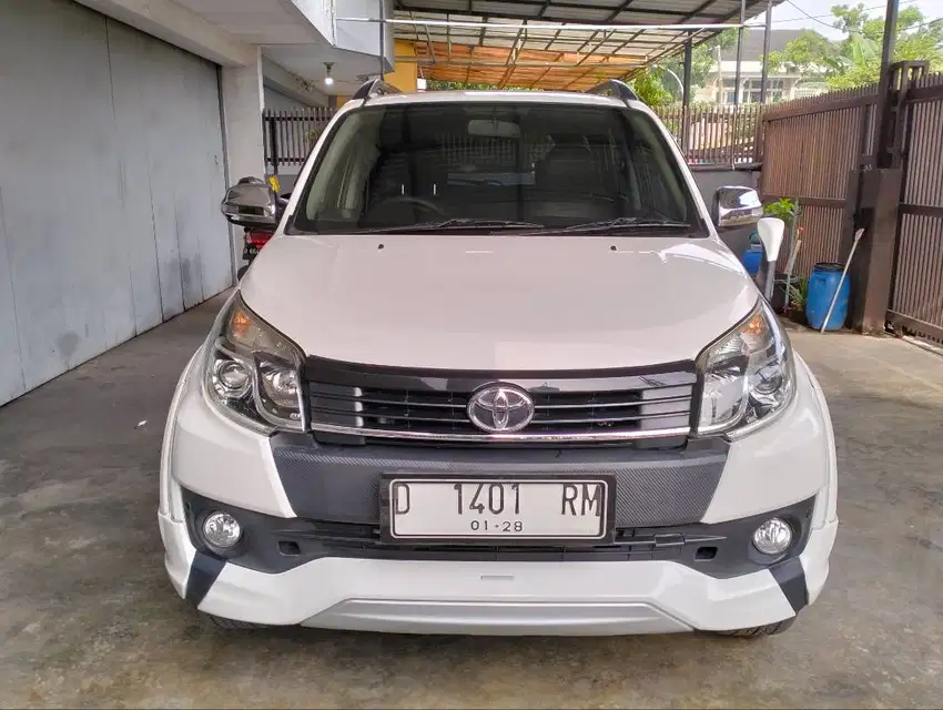 TOYOTA RUSH S AT TRD SPORTIVO 2017 1.5 LIKE NEW