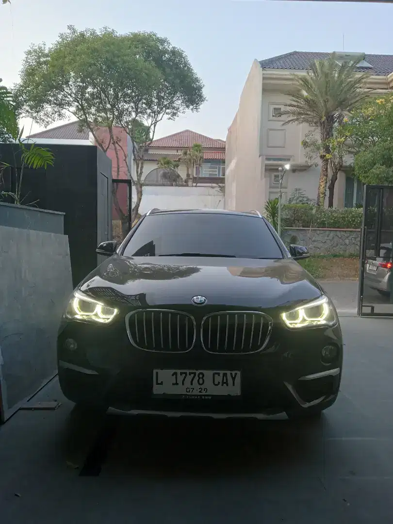 BMW X1 th 2018 type 1,5Sdrive1.8xline bensin at hitam