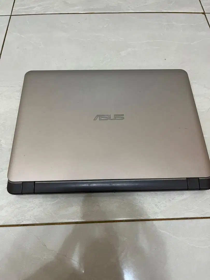 Laptop Asus core i3