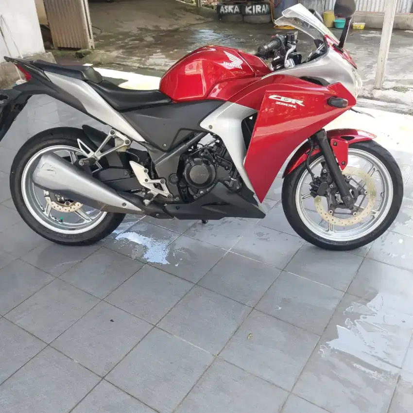 Honda CBR 250R KYJ CBU Thailand 2011