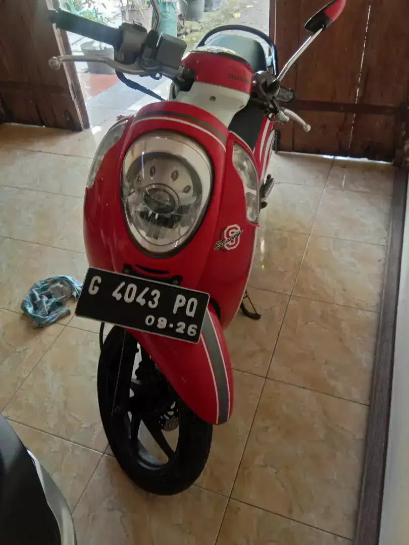 Jual Honda Scoopy Th. 2016, warna merah putih