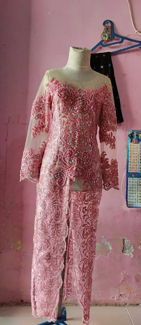 Preloved Kebaya Pesta