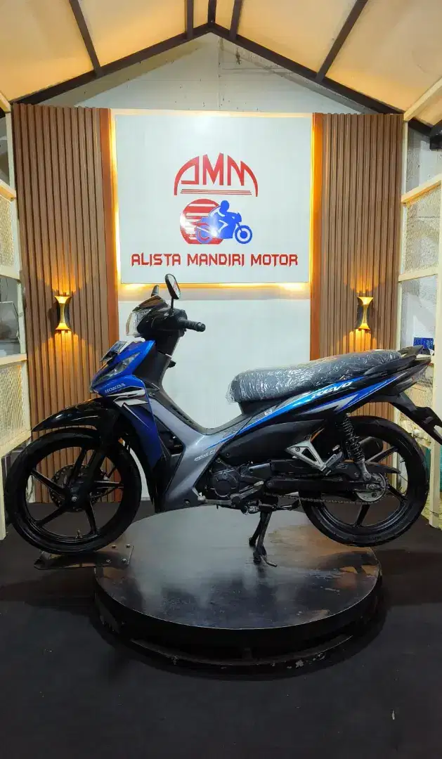 CASH ONLY HONDA REVO CW TAHUN 2015