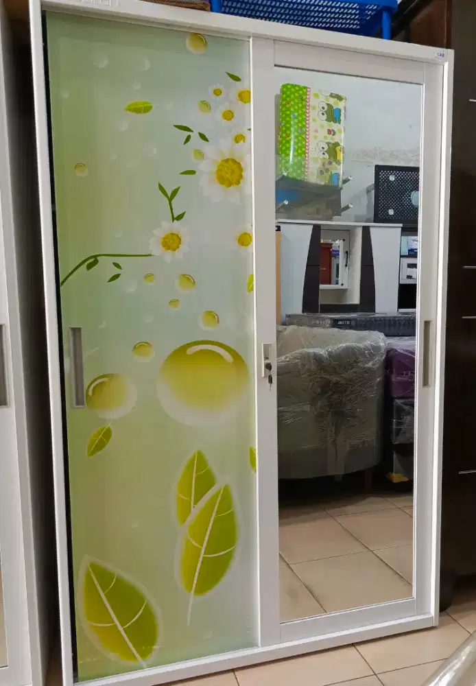 Lemari pakaian bahan plat besi 2 pintu sleding