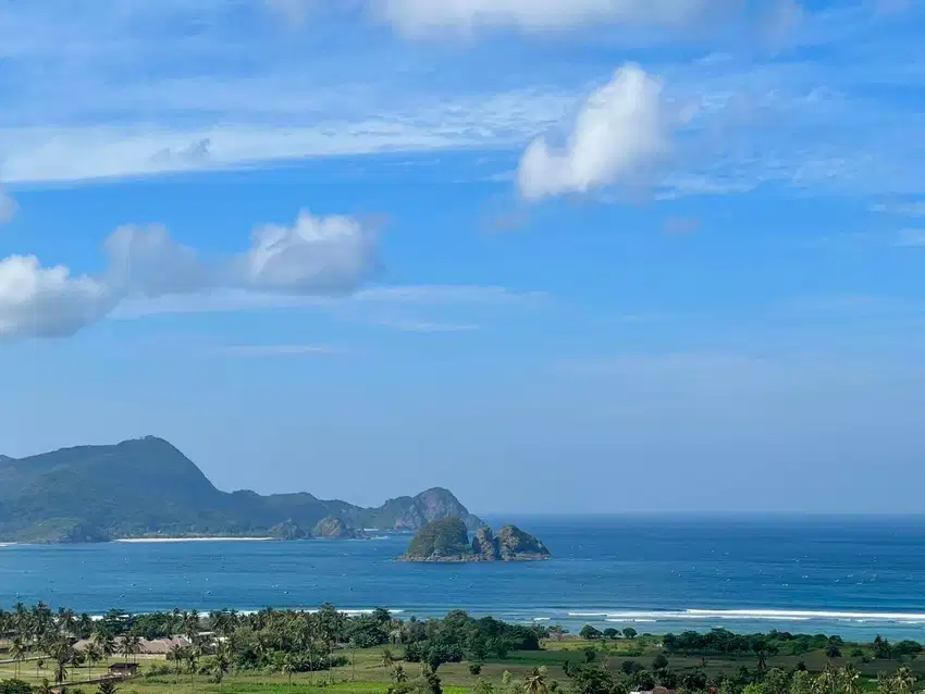 Tanah murah dekat pantai serangan Selong belanak Lombok. Full view