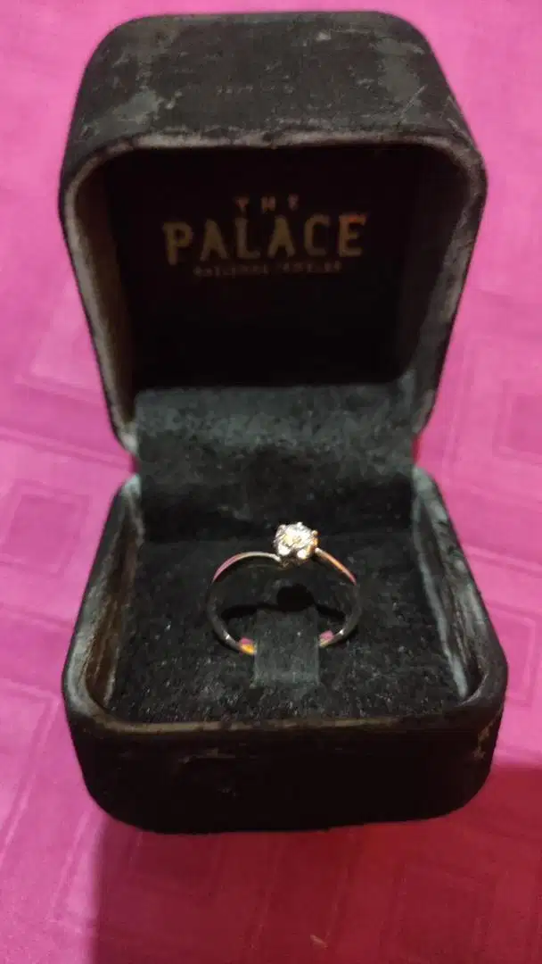 Cincin Berlian The Palace